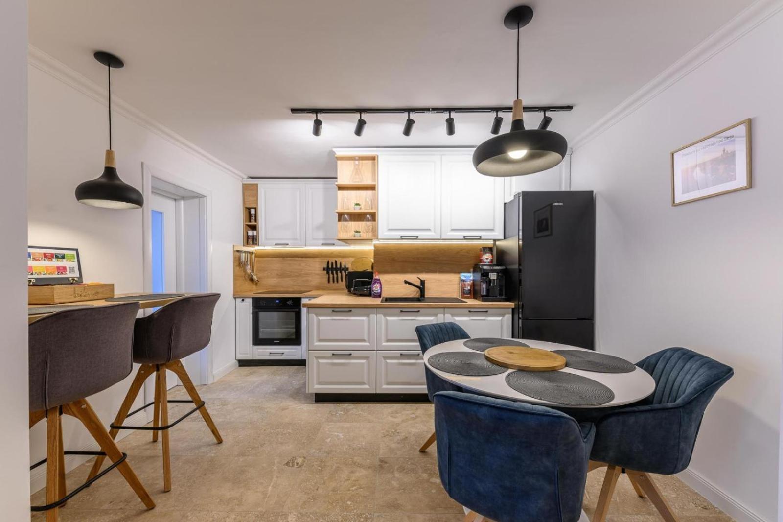 Five Stars Apartment ティミショアラ エクステリア 写真