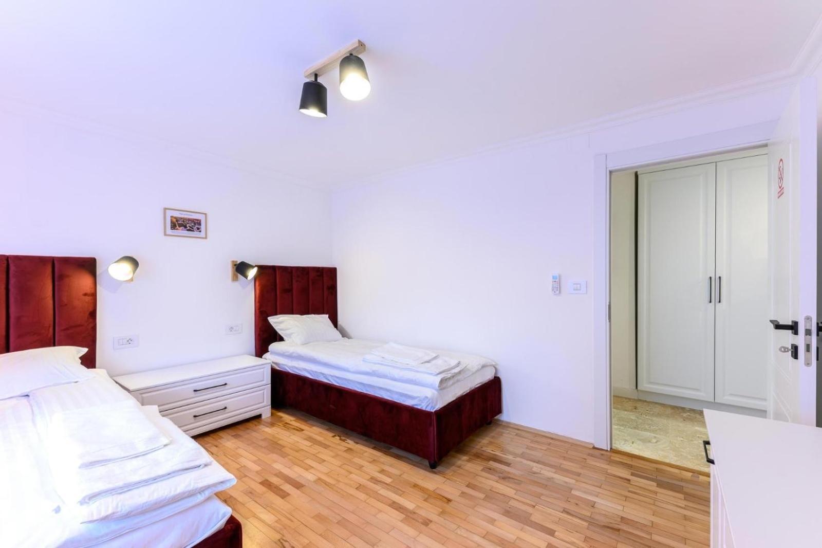 Five Stars Apartment ティミショアラ エクステリア 写真