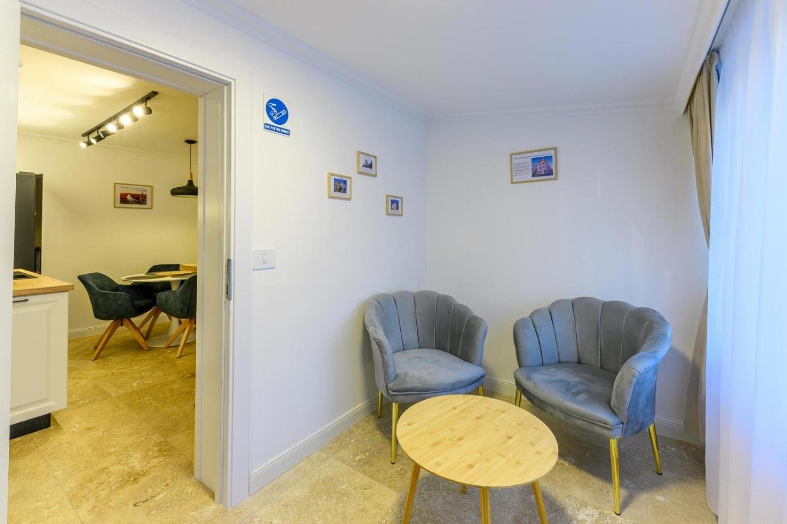 Five Stars Apartment ティミショアラ エクステリア 写真